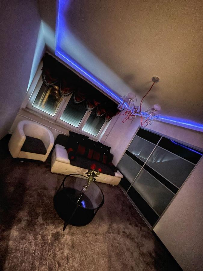 Luxury Red Apartment By Marta Radom Zewnętrze zdjęcie