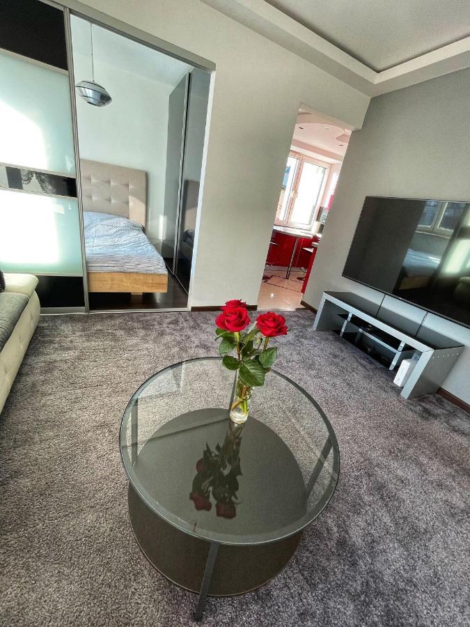 Luxury Red Apartment By Marta Radom Zewnętrze zdjęcie